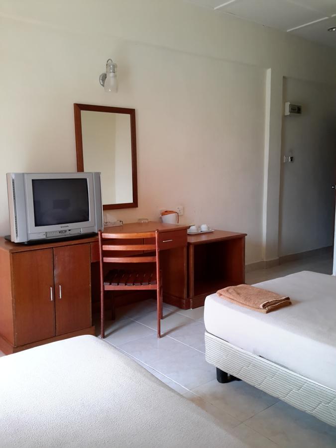 Tanjung Demong Beach Resort Kampung Kuala Besut Extérieur photo